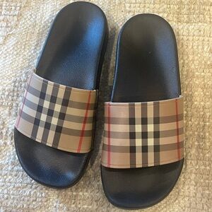 New Burberry Men's Furley Vintage Check Slide Sandals  No Box
